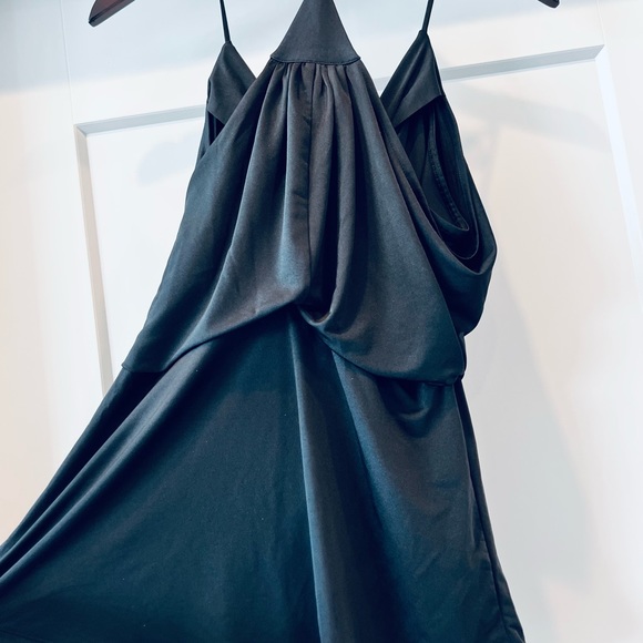 BNWT EXPRESS black gathered tank top with racer back and v-neckline - Picture 4 of 7